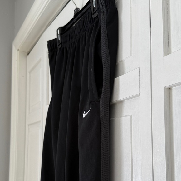 Womens Black Nike Athletic Pants - Picture 4 of 6